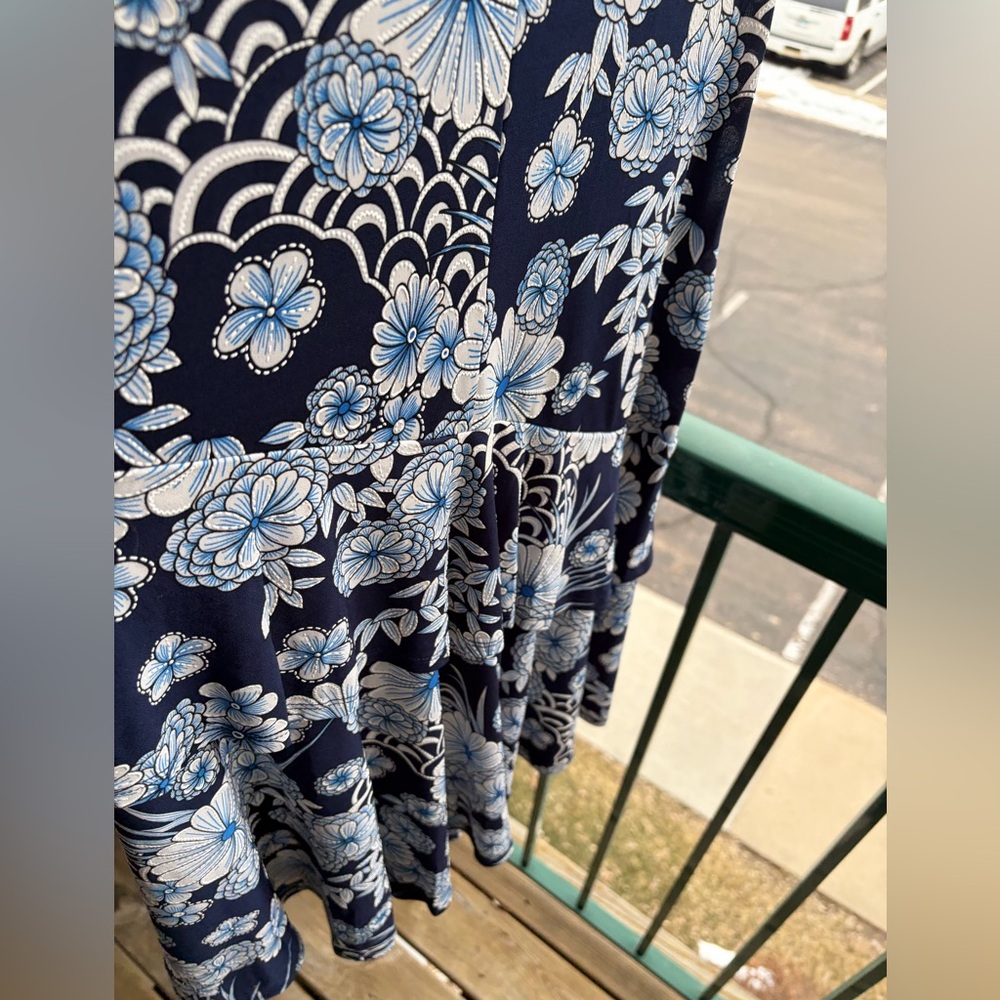 🆕Signature by Robbie Bee Blue Floral Faux Wrap Dress Petite Small PS Ruffle Midi - Picture 11 of 16